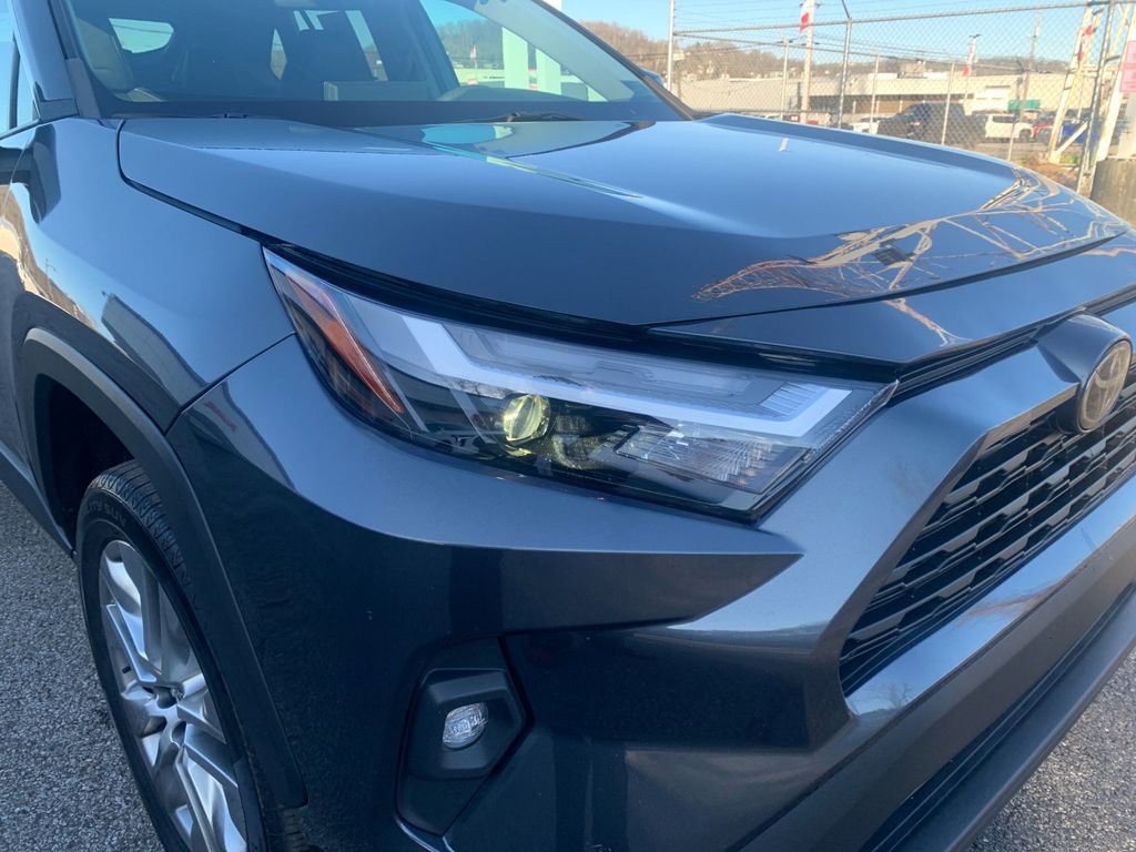 Used 2023 Toyota RAV4 XLE Premium AWD/4WD image 35