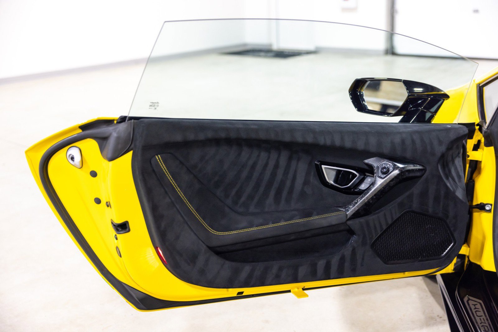 Used 2018 Lamborghini Huracan Performante image 29