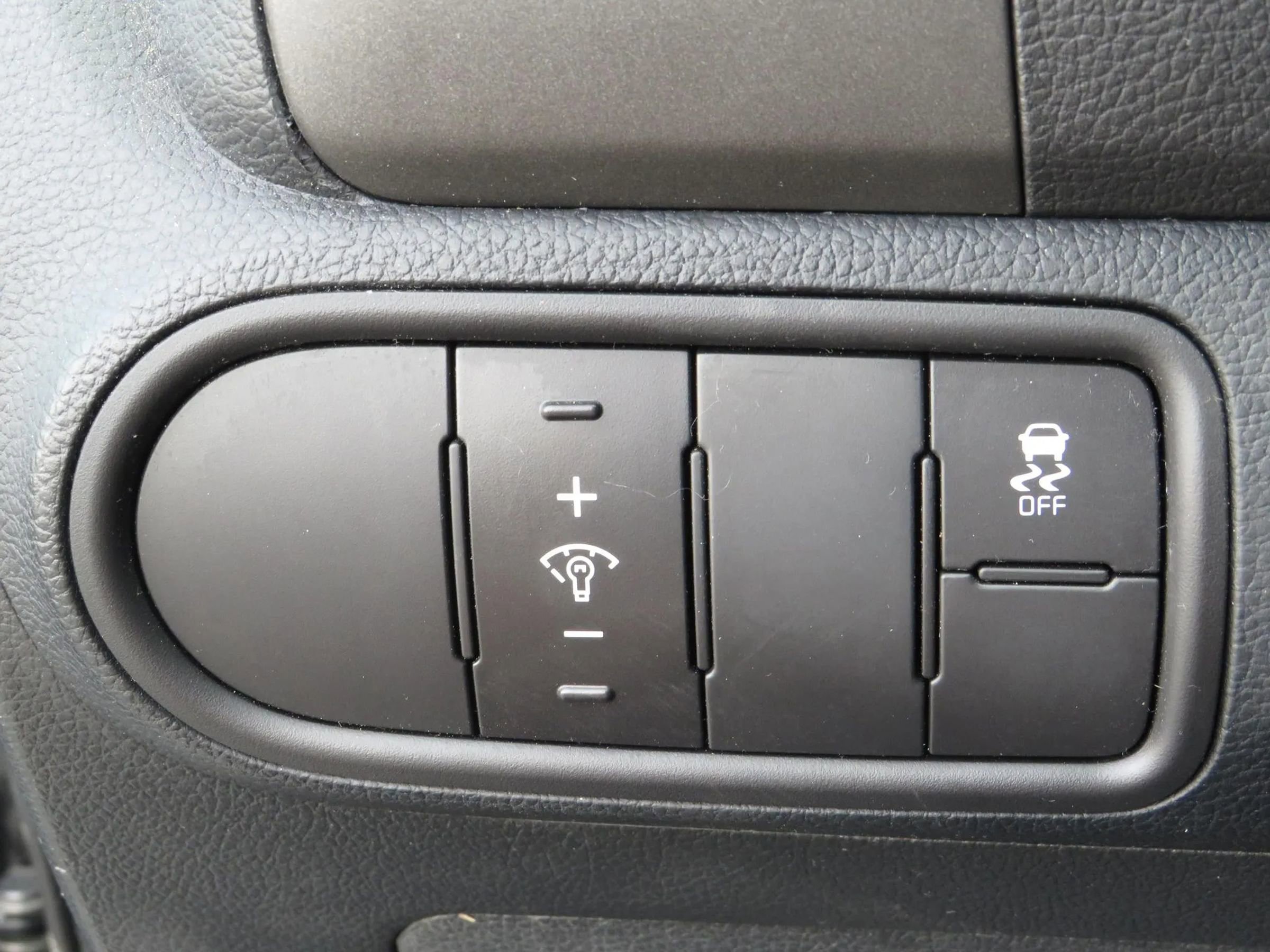 Used 2017 Kia Forte LX image 30