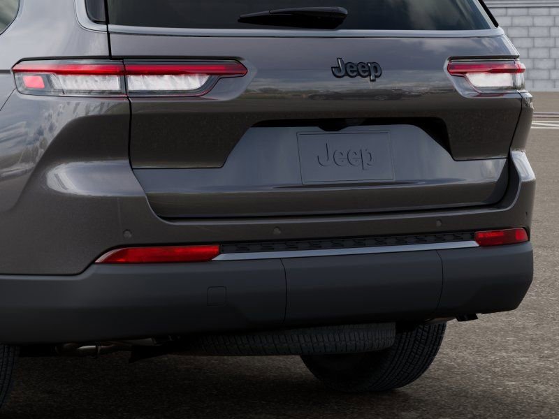 New 2026 Jeep Grand Cherokee L 2WD image 13