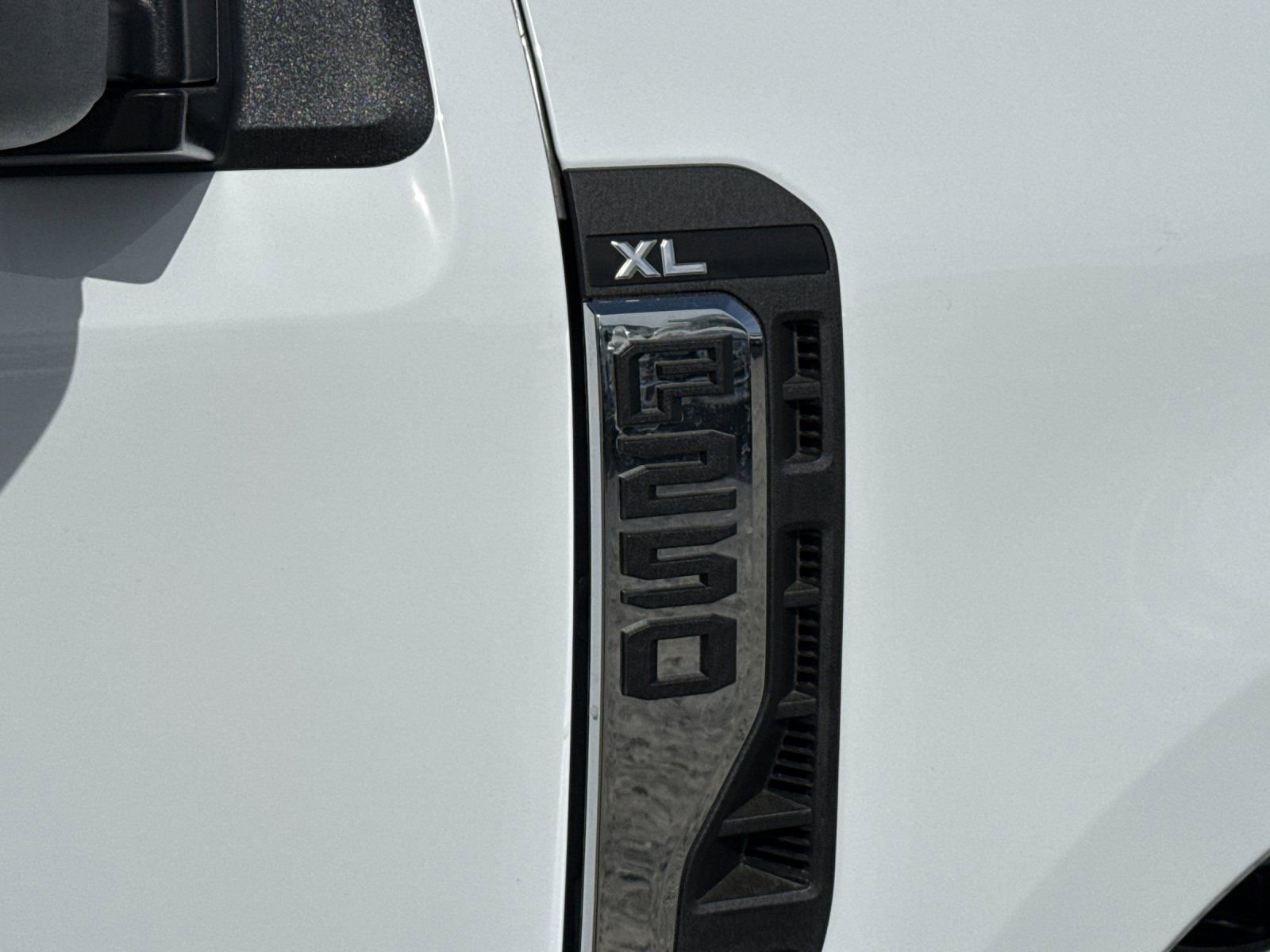 New 2026 Ford F250 XL w/ XL Chrome Package image 24