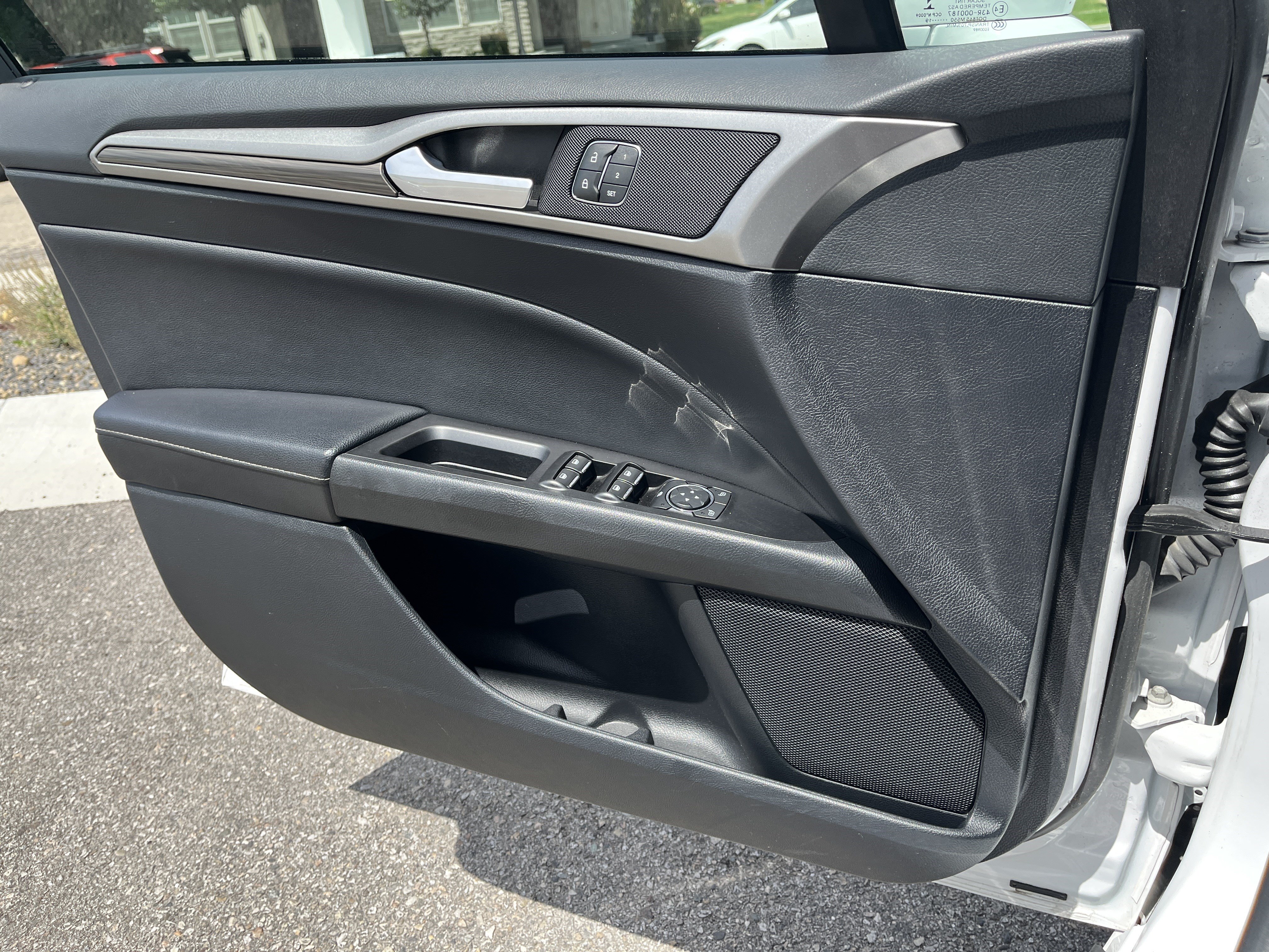 Used 2019 Ford Fusion SEL FWD image 17