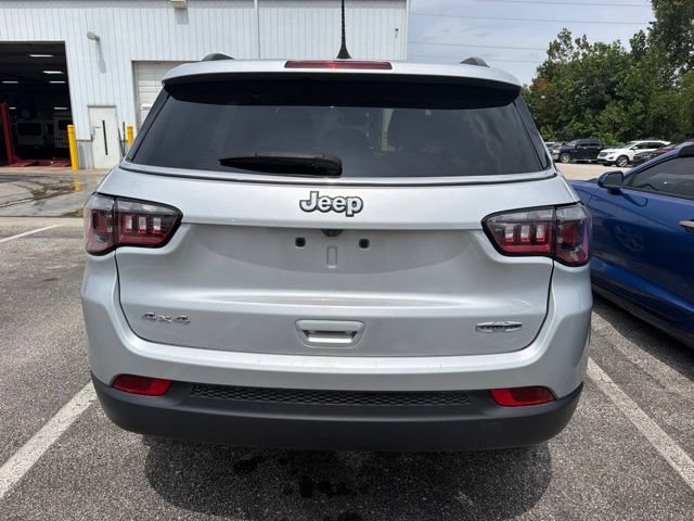 Used 2024 Jeep Compass Latitude AWD/4WD image 6
