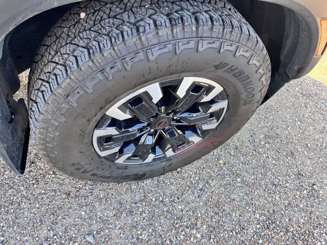 Used 2024 Nissan Frontier Pro-X image 15