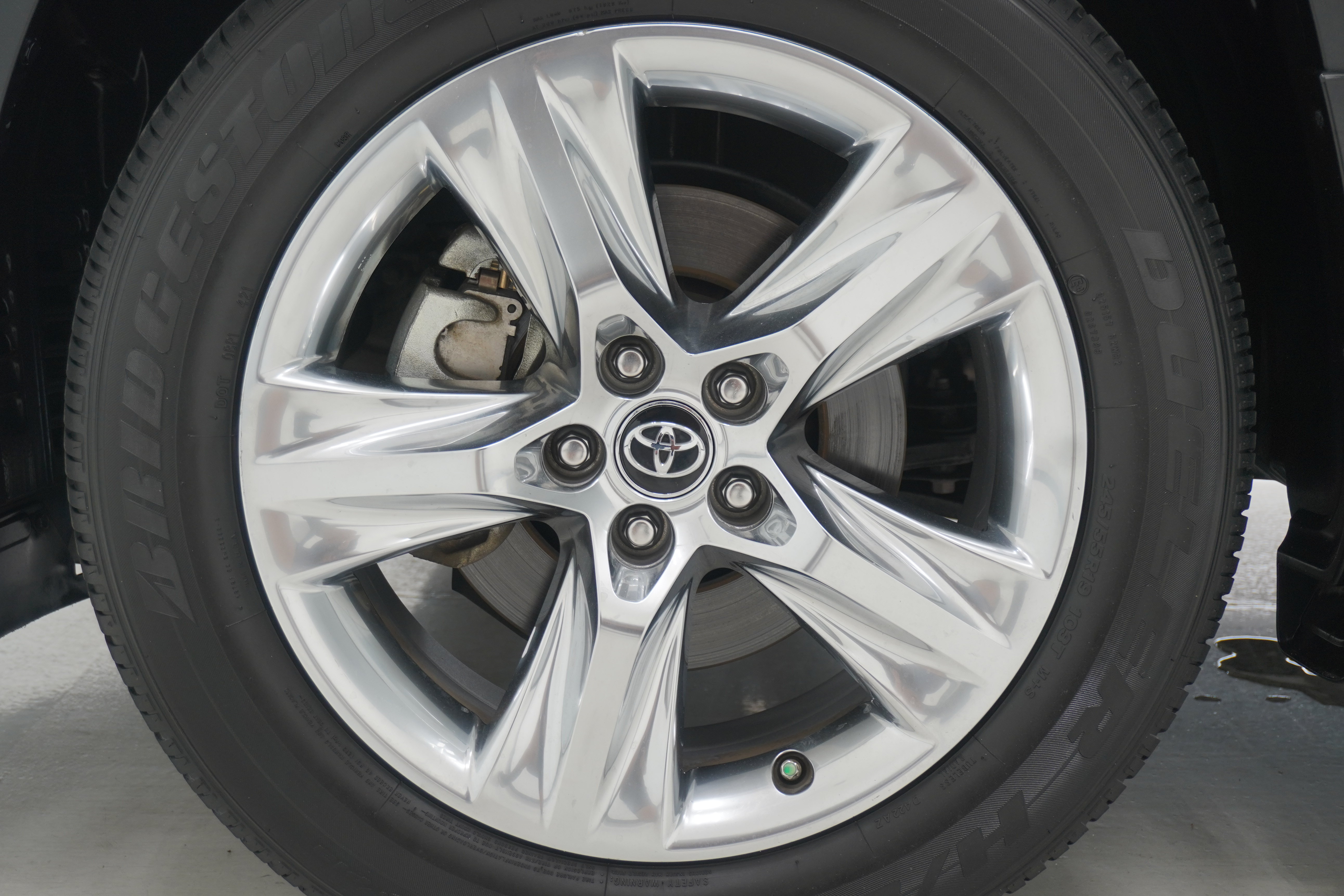 Used 2018 Toyota Highlander Limited FWD image 33