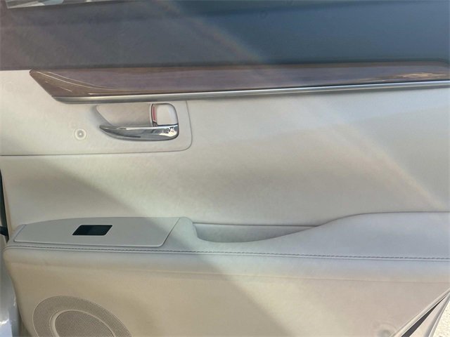 Used 2015 Lexus ES 300h image 21