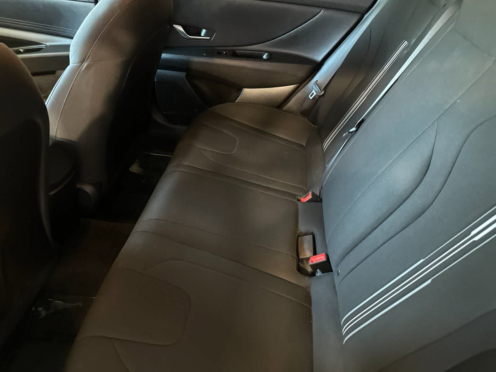 Used 2022 Hyundai Elantra SEL FWD image 5