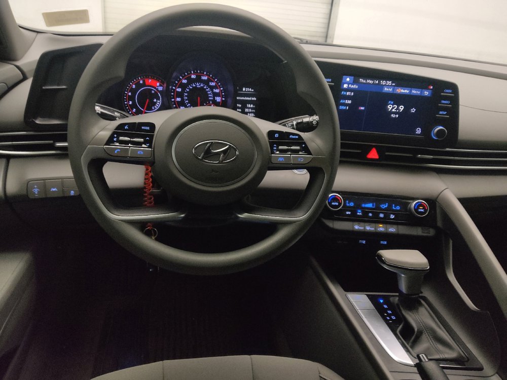 Used 2022 Hyundai Elantra SEL w/ Cargo Package FWD image 22