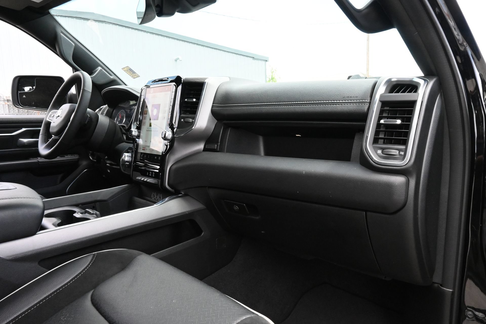 Used 2026 RAM 1500 Laramie AWD/4WD image 21