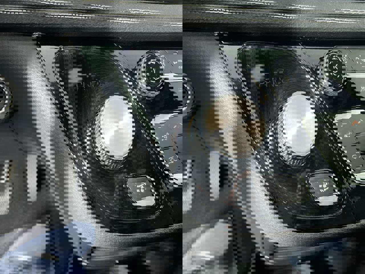 Used 2021 Chrysler Pacifica Touring-L w/ S Appearance Package image 21