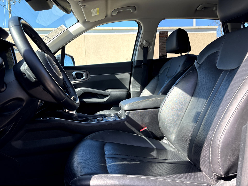 Used 2022 Kia Sorento S image 11