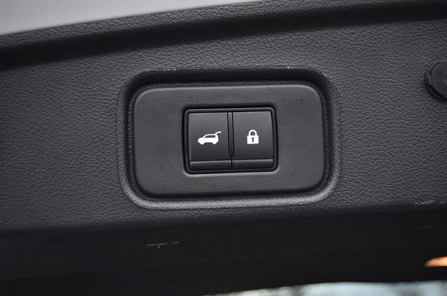 Certified 2025 Nissan Pathfinder Platinum image 32