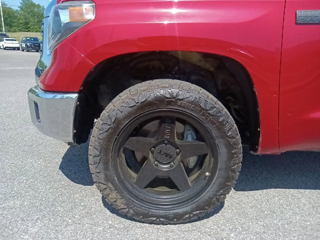 Used 2020 Toyota Tundra SR5 w/ SR5 Leather Package AWD/4WD image 10