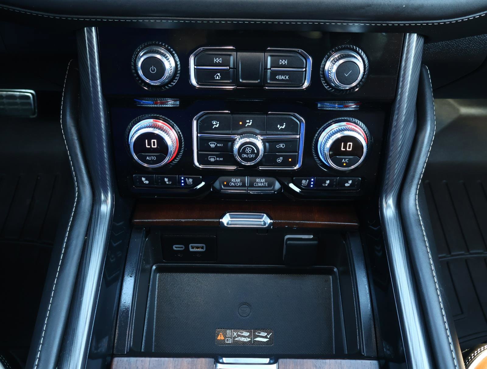 Used 2024 GMC Yukon XL Denali Ultimate image 35