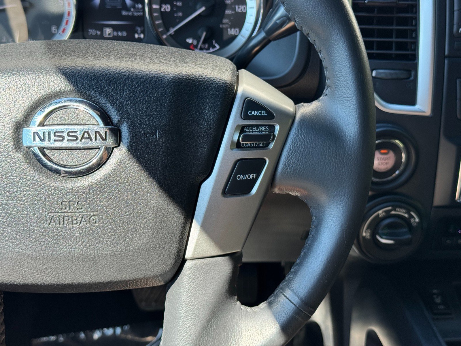 Used 2018 Nissan Titan SL w/ Midnight Edition AWD/4WD image 22