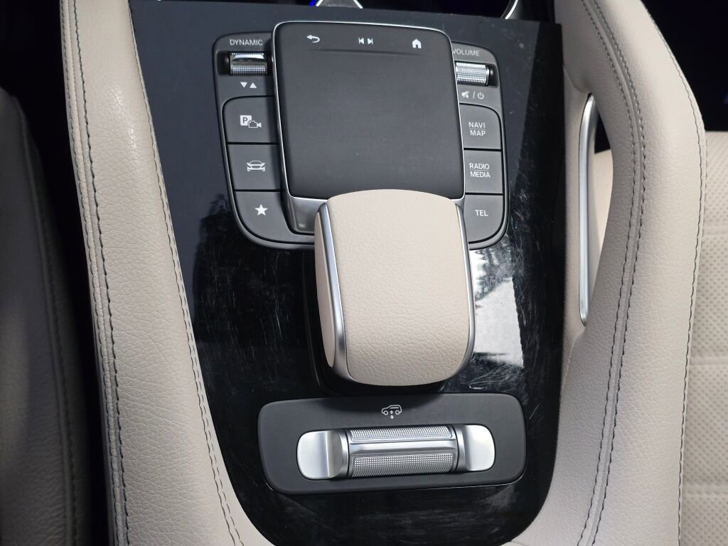 Used 2024 Mercedes-Benz GLS 580 GLS 580 image 43
