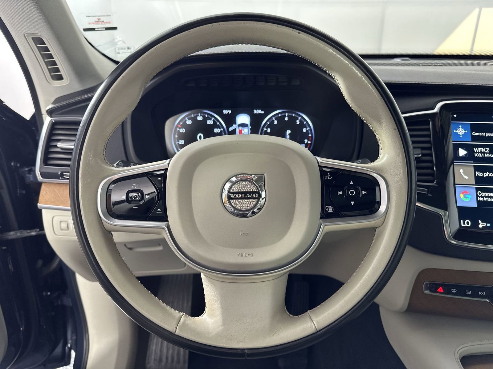 Used 2020 Volvo XC90 T6 Inscription w/ Protection Package Premier image 18