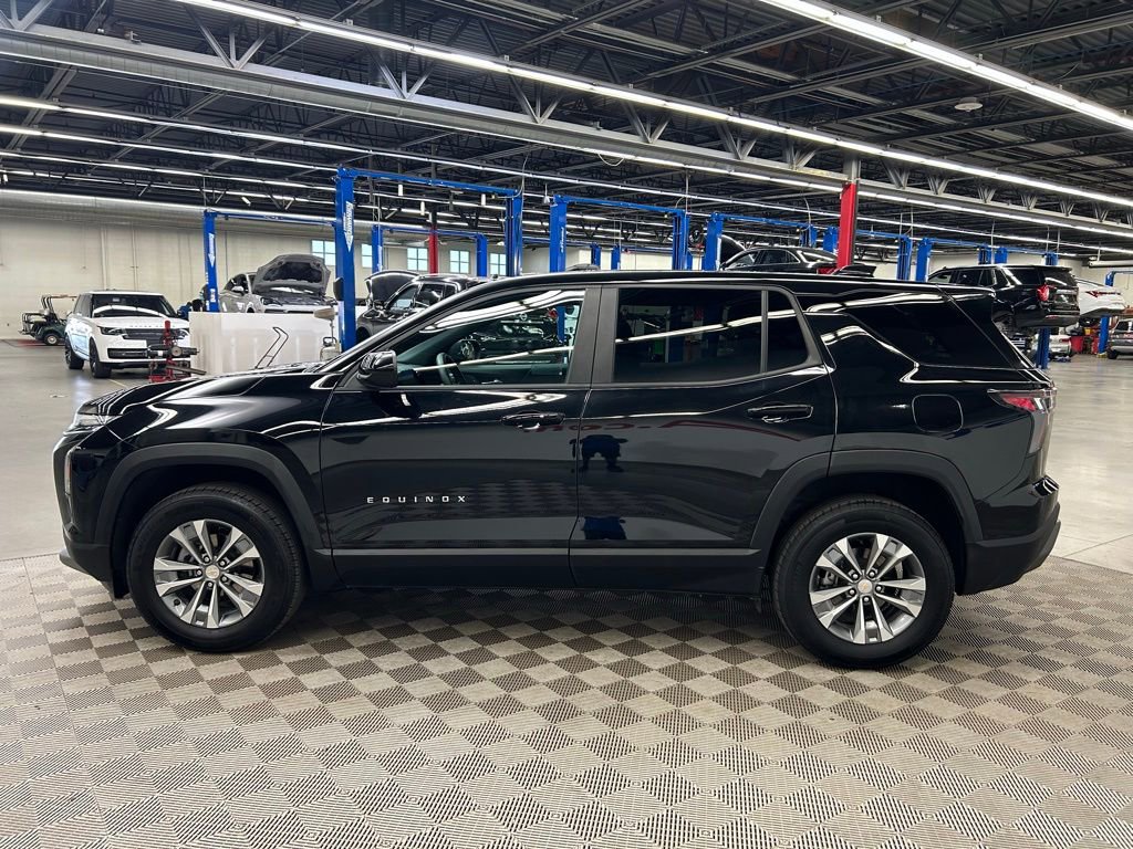 Used 2025 Chevrolet Equinox LT AWD/4WD image 6