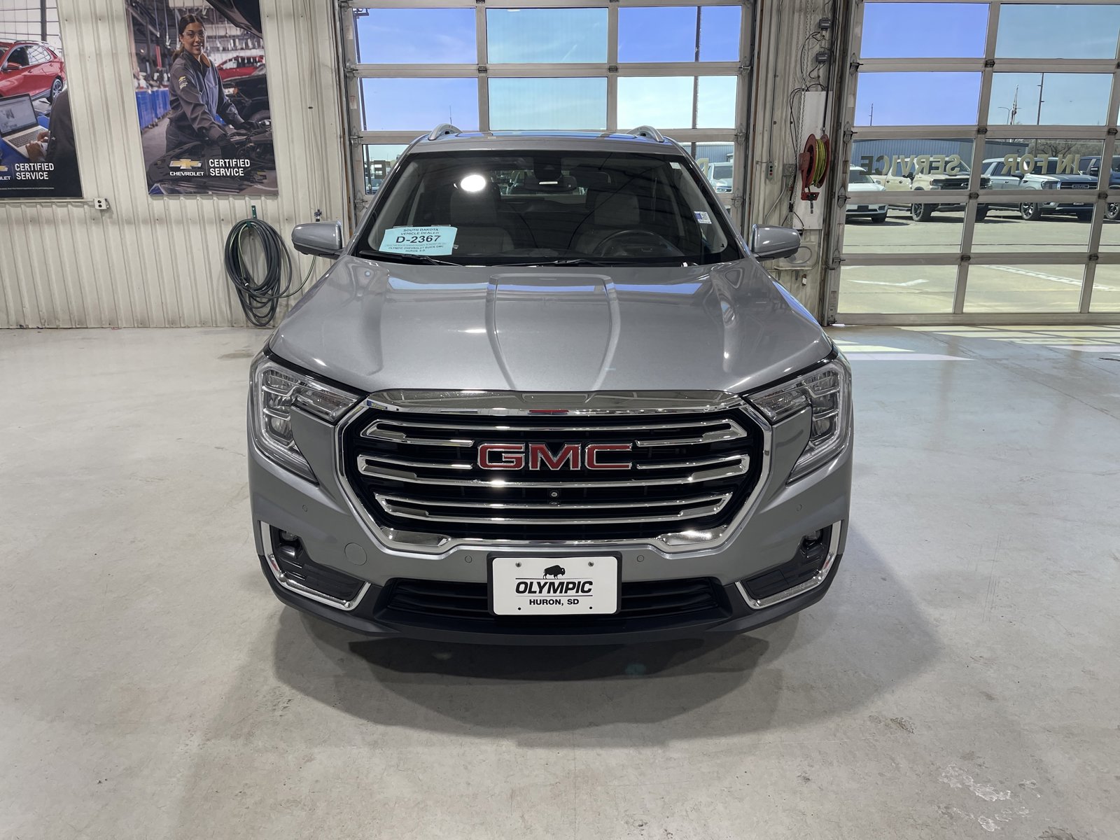 Used 2024 GMC Terrain SLT w/ Infotainment Package II AWD/4WD image 3