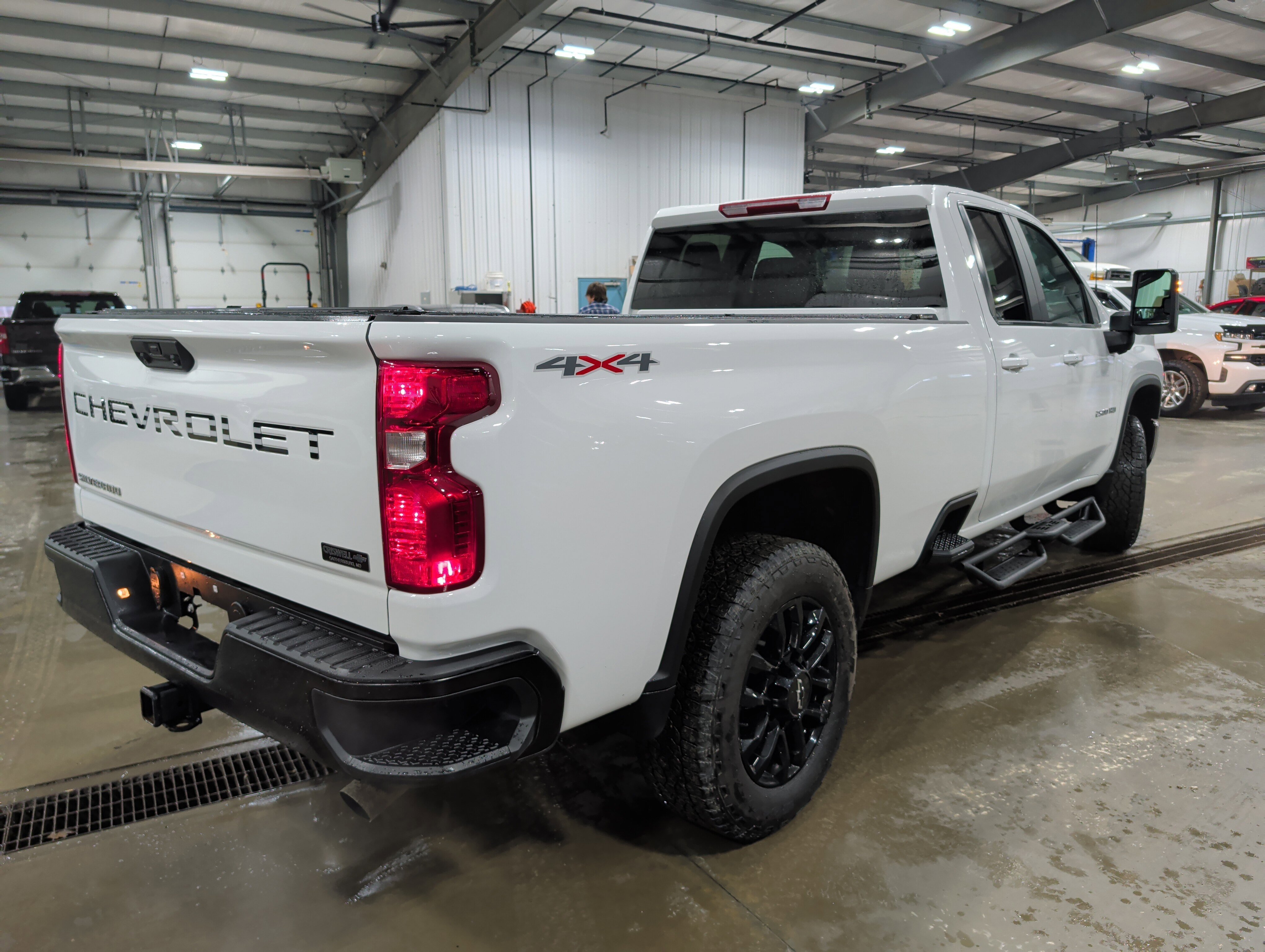 Used 2024 Chevrolet Silverado 2500 LT w/ Convenience Package image 3