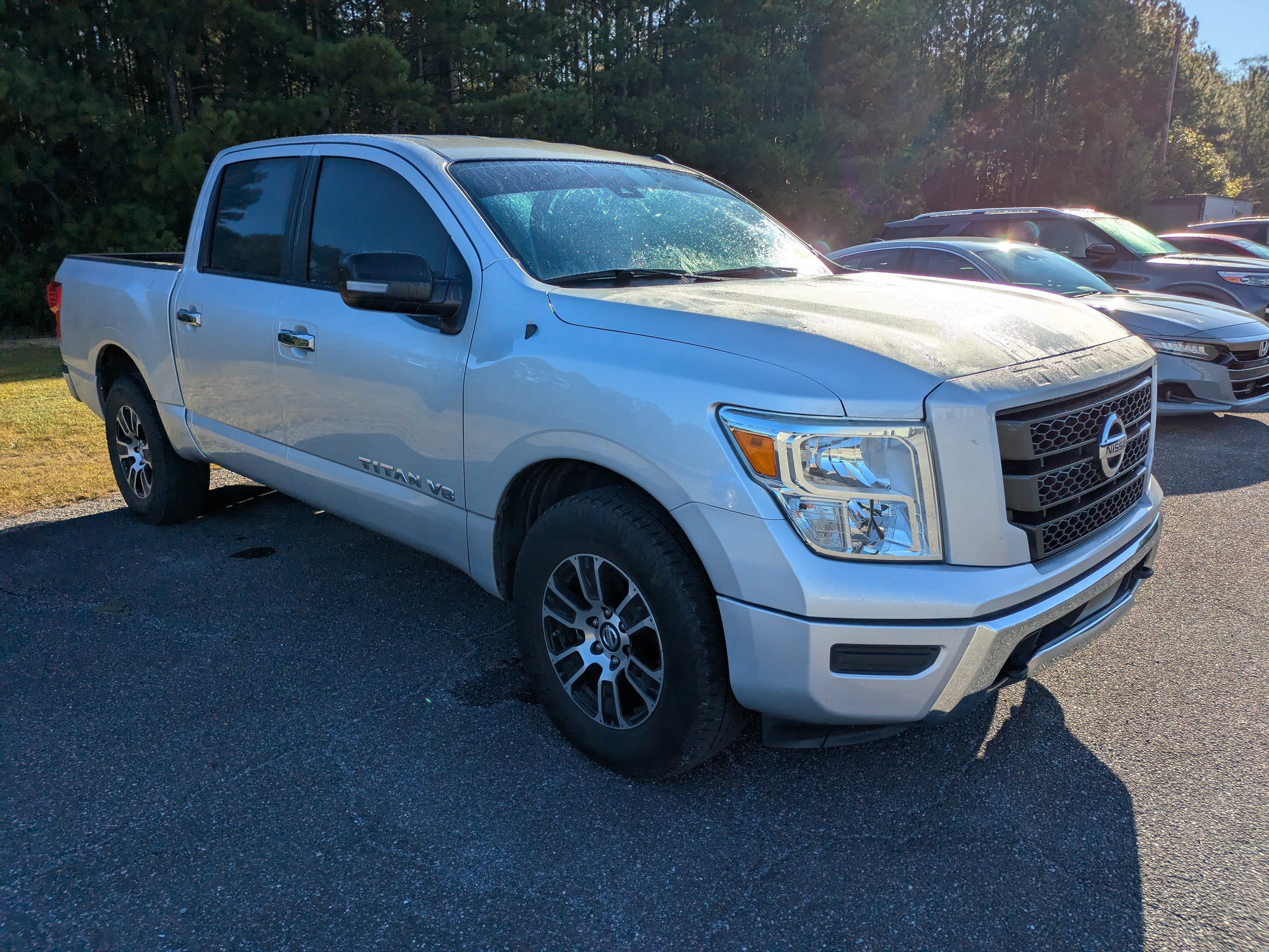 Used 2020 Nissan Titan SV AWD/4WD image 1