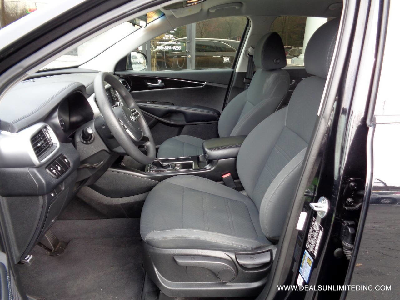 Used 2019 Kia Sorento AWD image 9