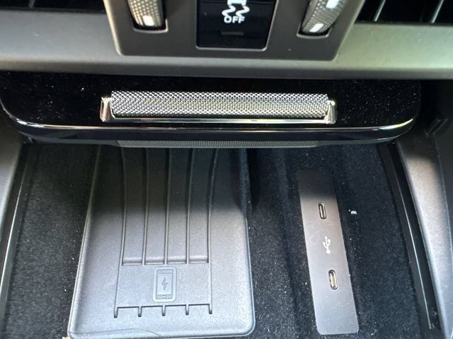 Used 2024 Porsche Cayenne Turbo AWD/4WD image 31