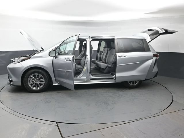 Certified 2023 Toyota Sienna XLE w/ Protection Package (TMS) FWD image 50