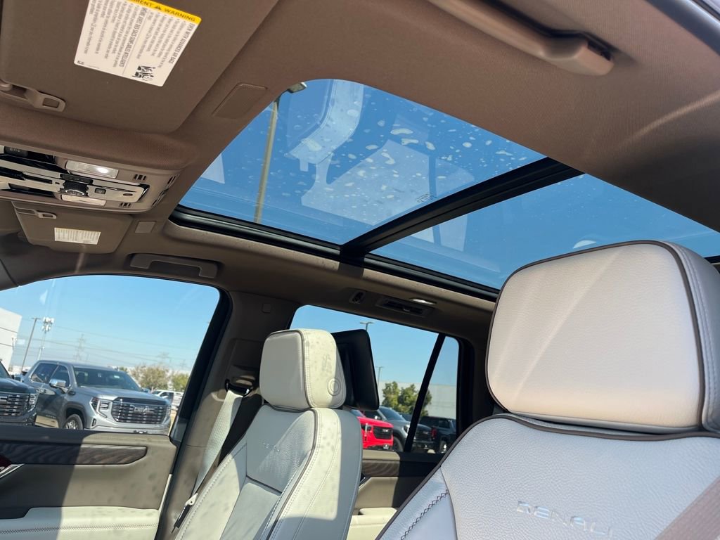 New 2026 GMC Yukon Denali w/ Denali Reserve Package image 17