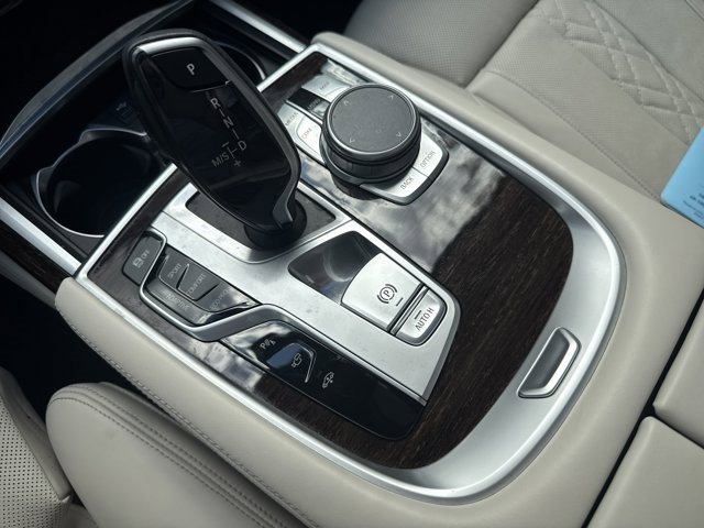Used 2021 BMW 750i xDrive image 17