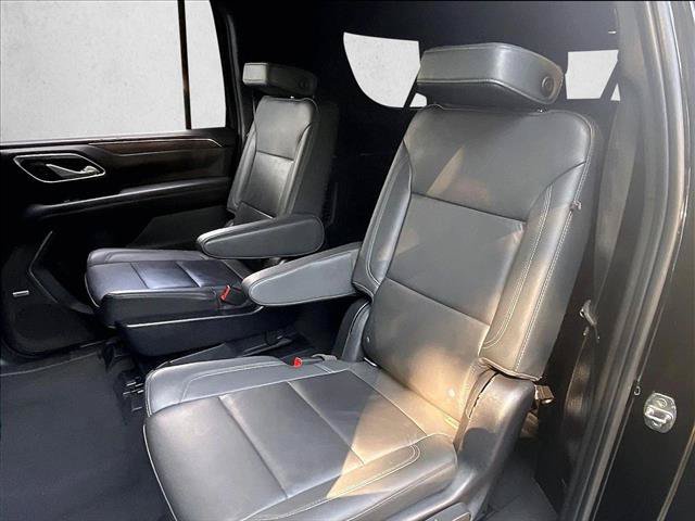 Used 2022 Chevrolet Suburban LT w/ Luxury Package AWD/4WD image 28