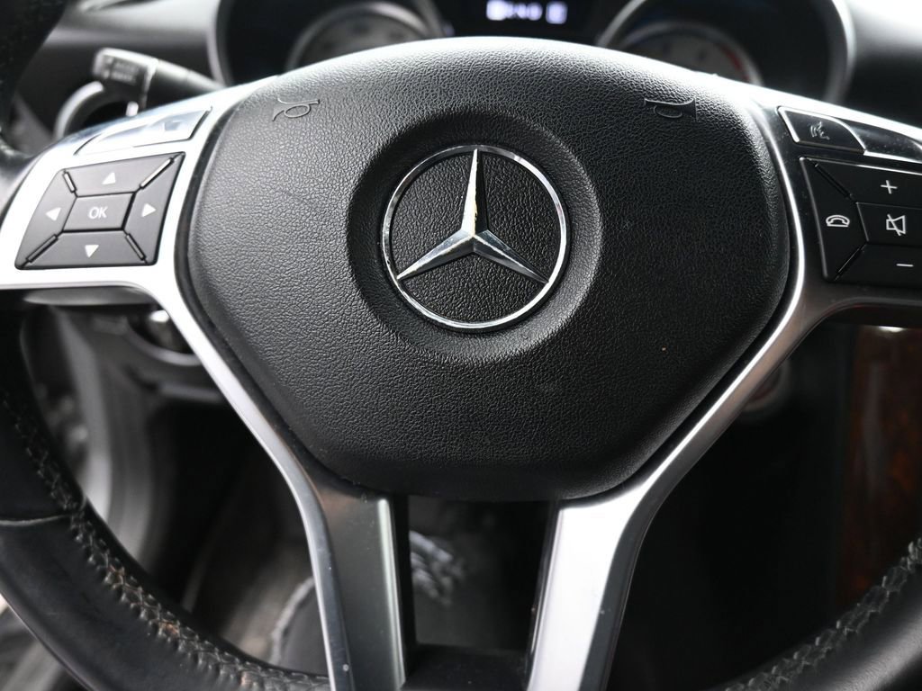 Used 2012 Mercedes-Benz SLK 350 image 12