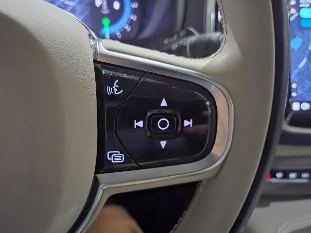 Used 2024 Volvo XC90 B6 Plus w/ Protection Package Premier image 26