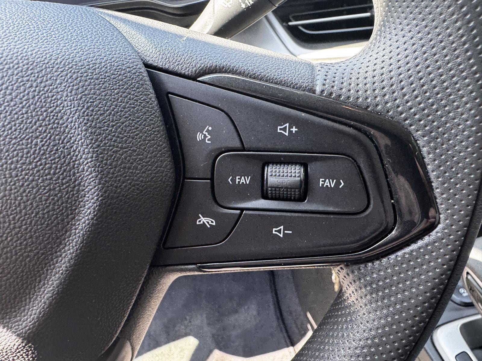 Certified 2024 Chevrolet Trax LS w/ LS Convenience Package FWD image 17