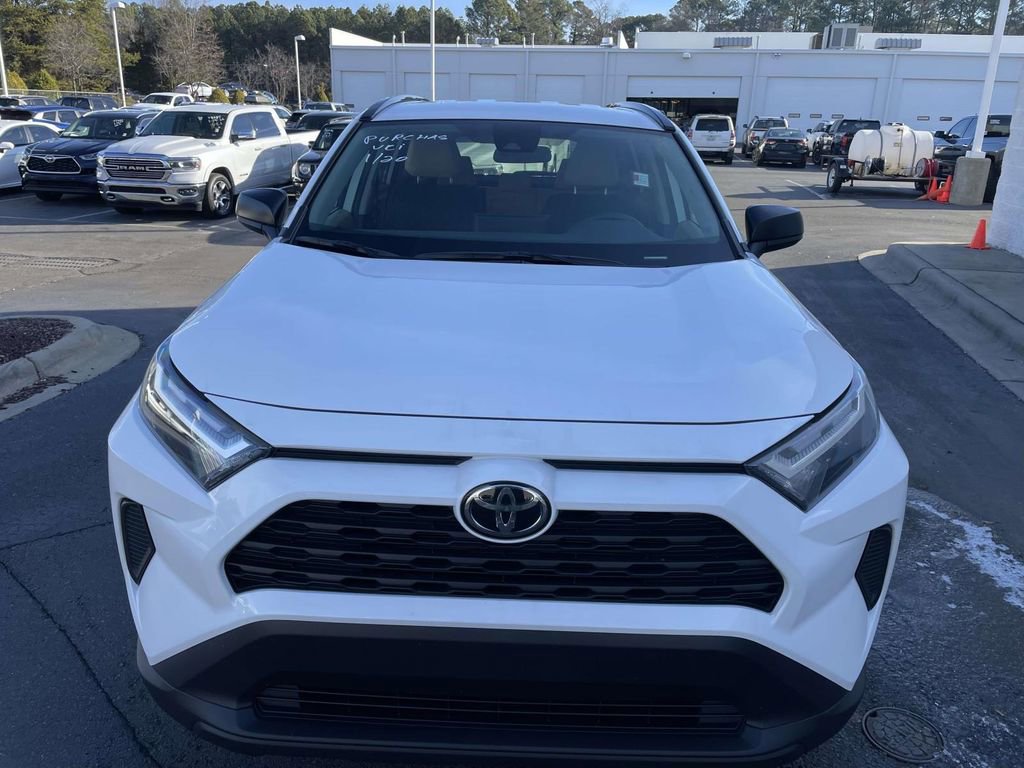 Used 2025 Toyota RAV4 LE image 5