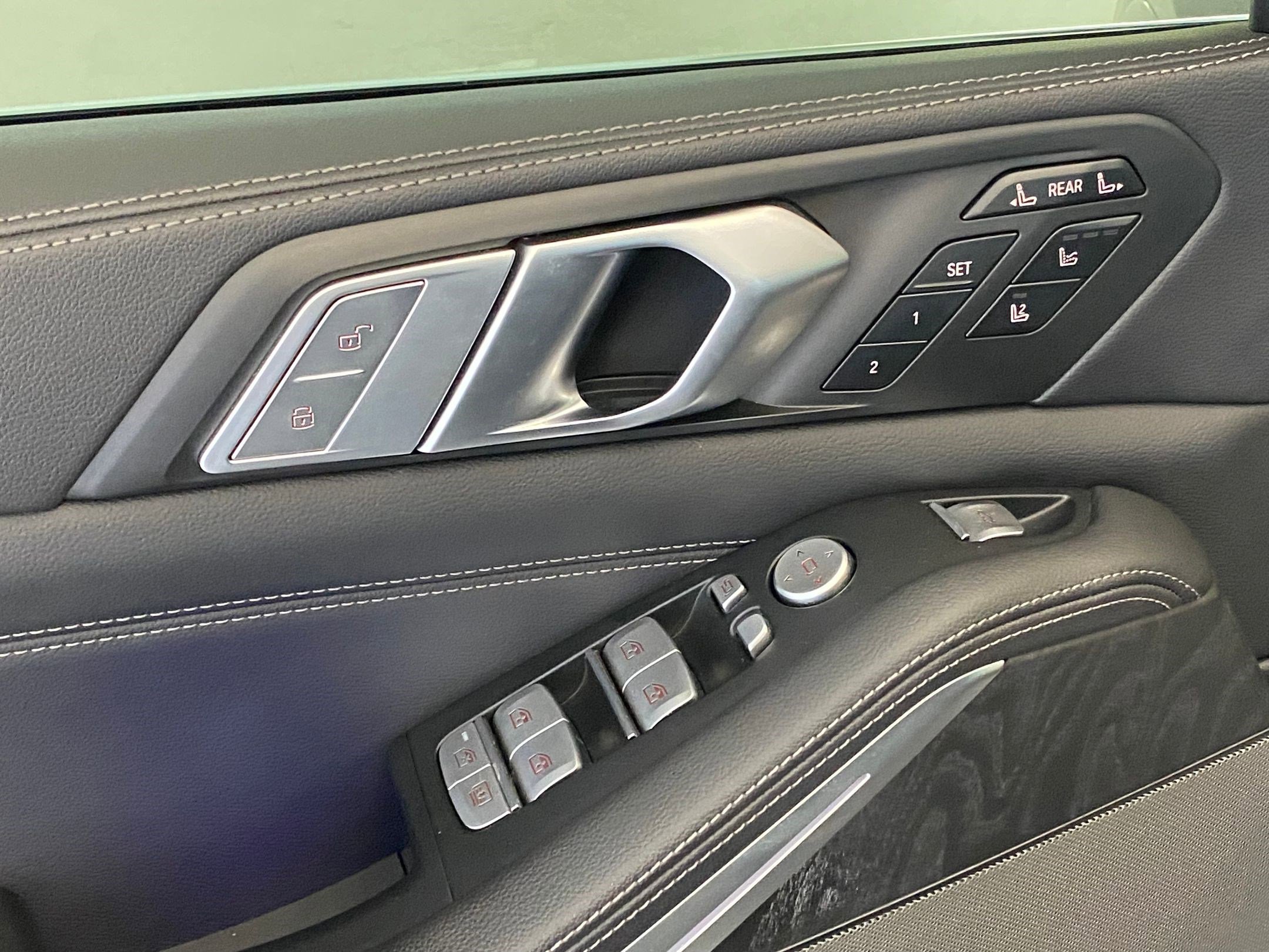 Used 2020 BMW X7 xDrive40i w/ Premium Package image 23