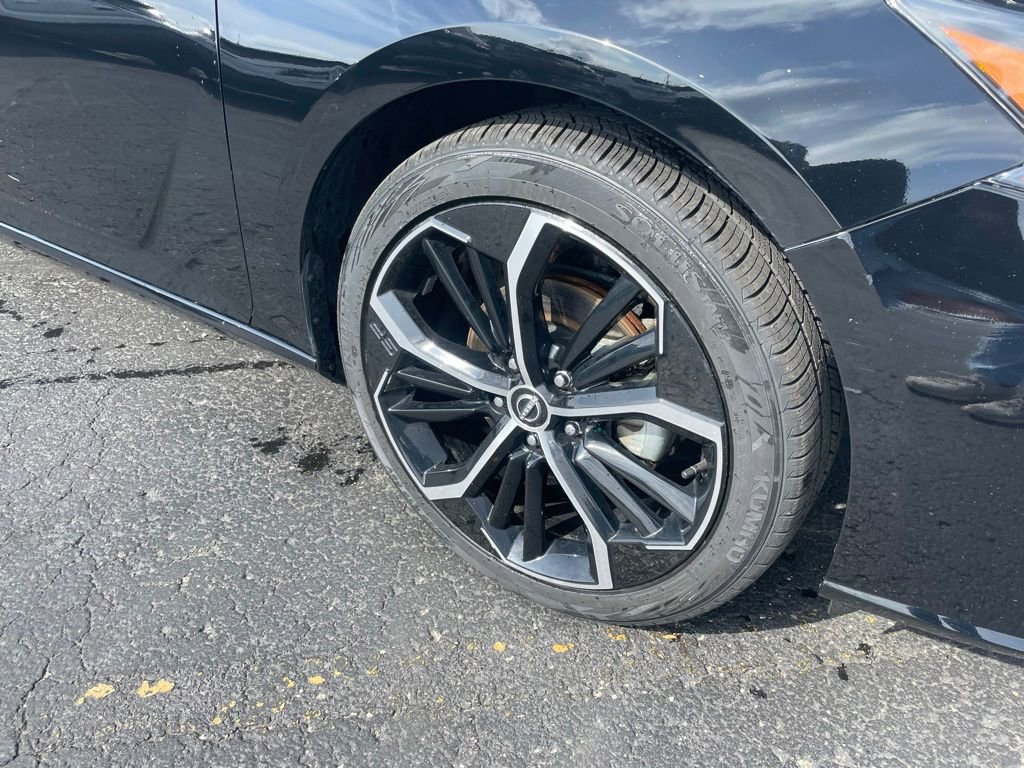 Used 2024 Nissan Altima 2.5 SR FWD image 3