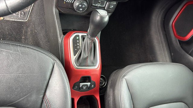 Certified 2022 Jeep Renegade Trailhawk AWD/4WD image 22