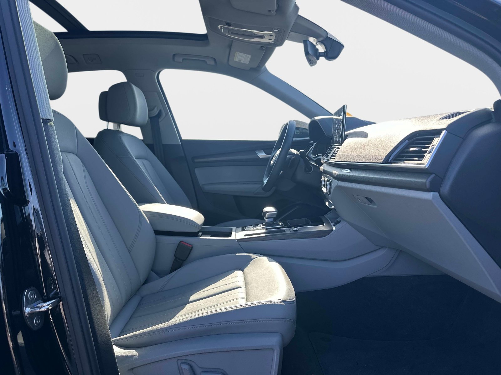 Used 2025 Audi Q5 2.0T Premium w/ Convenience Plus Package image 6