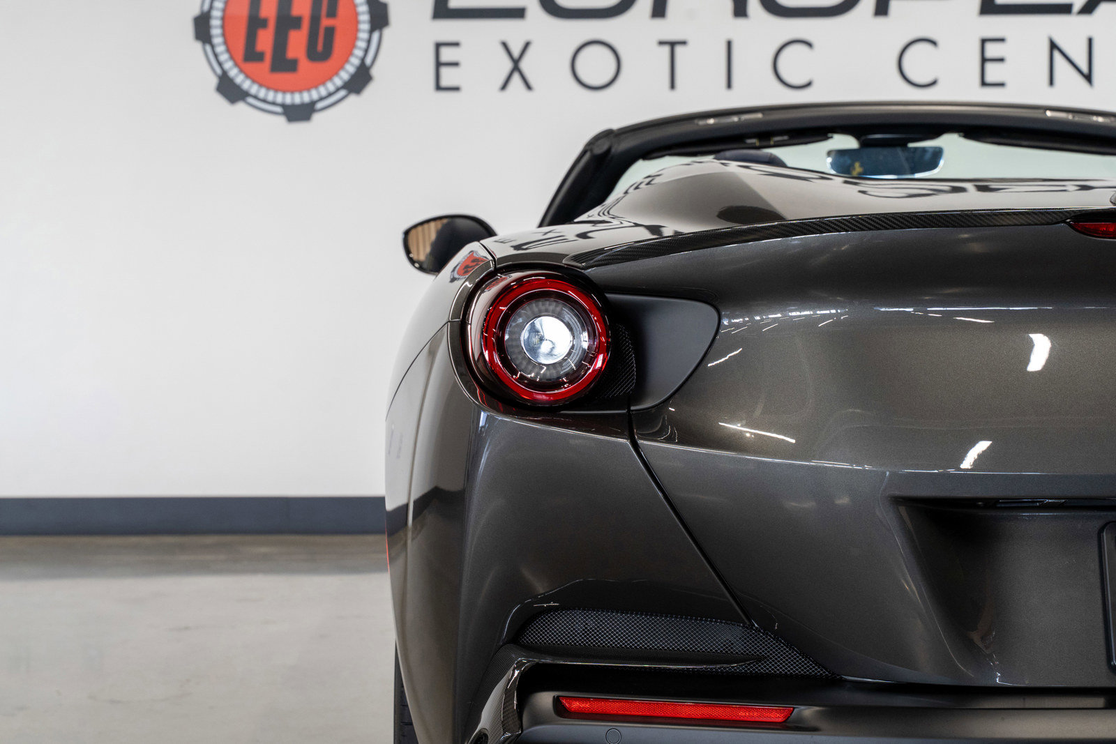 Used 2019 Ferrari Portofino RWD image 24