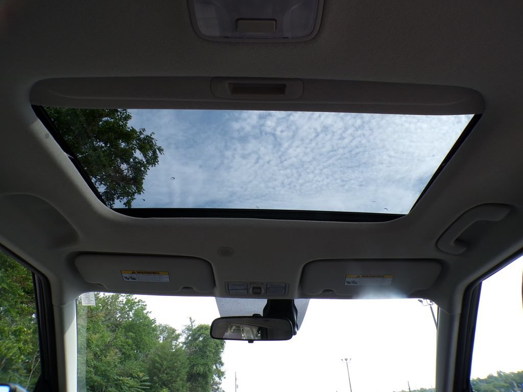 Used 2025 Hyundai Venue SEL FWD image 20