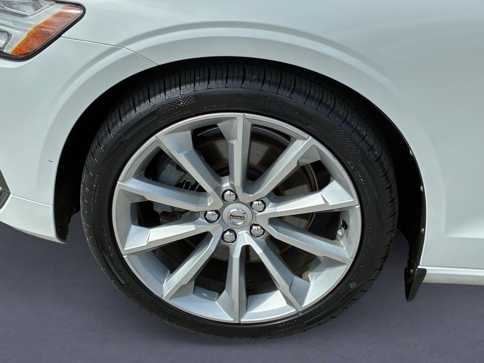 Used 2020 Volvo V60 T5 Momentum w/ Premium Package FWD image 9