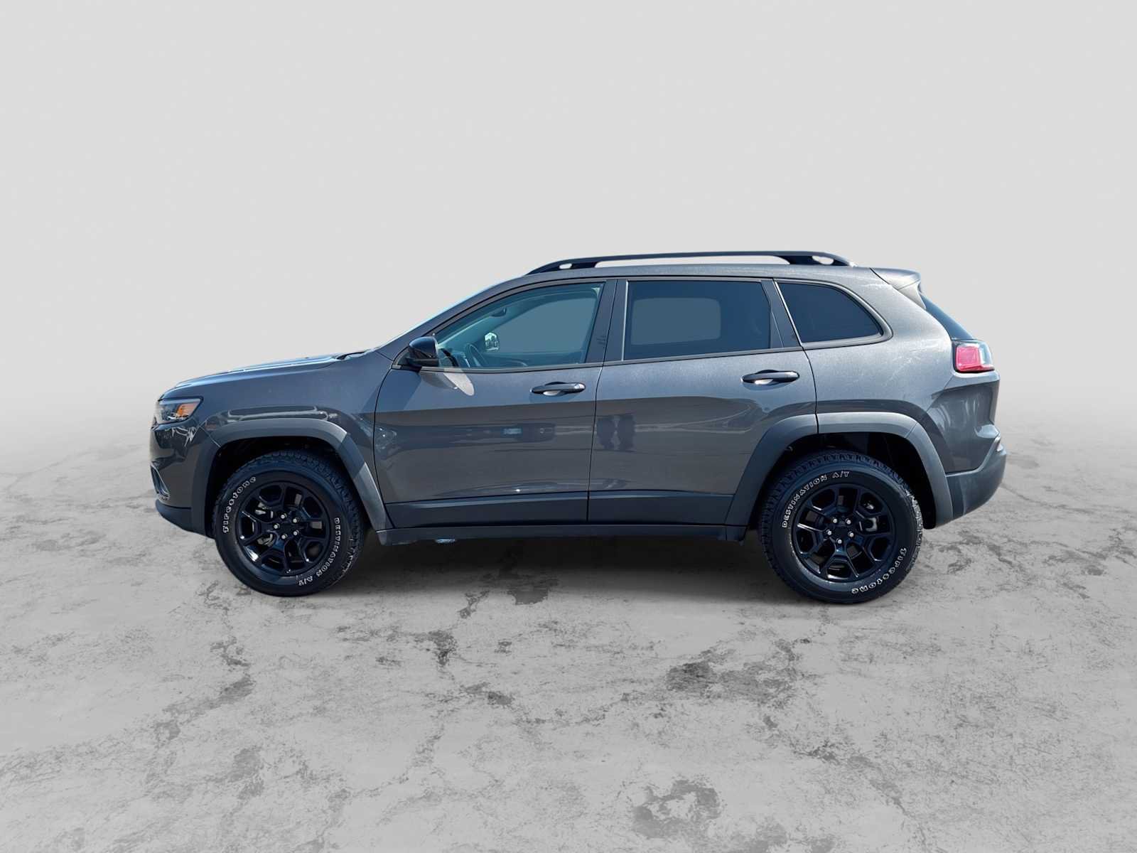 Used 2022 Jeep Cherokee Latitude AWD/4WD image 5