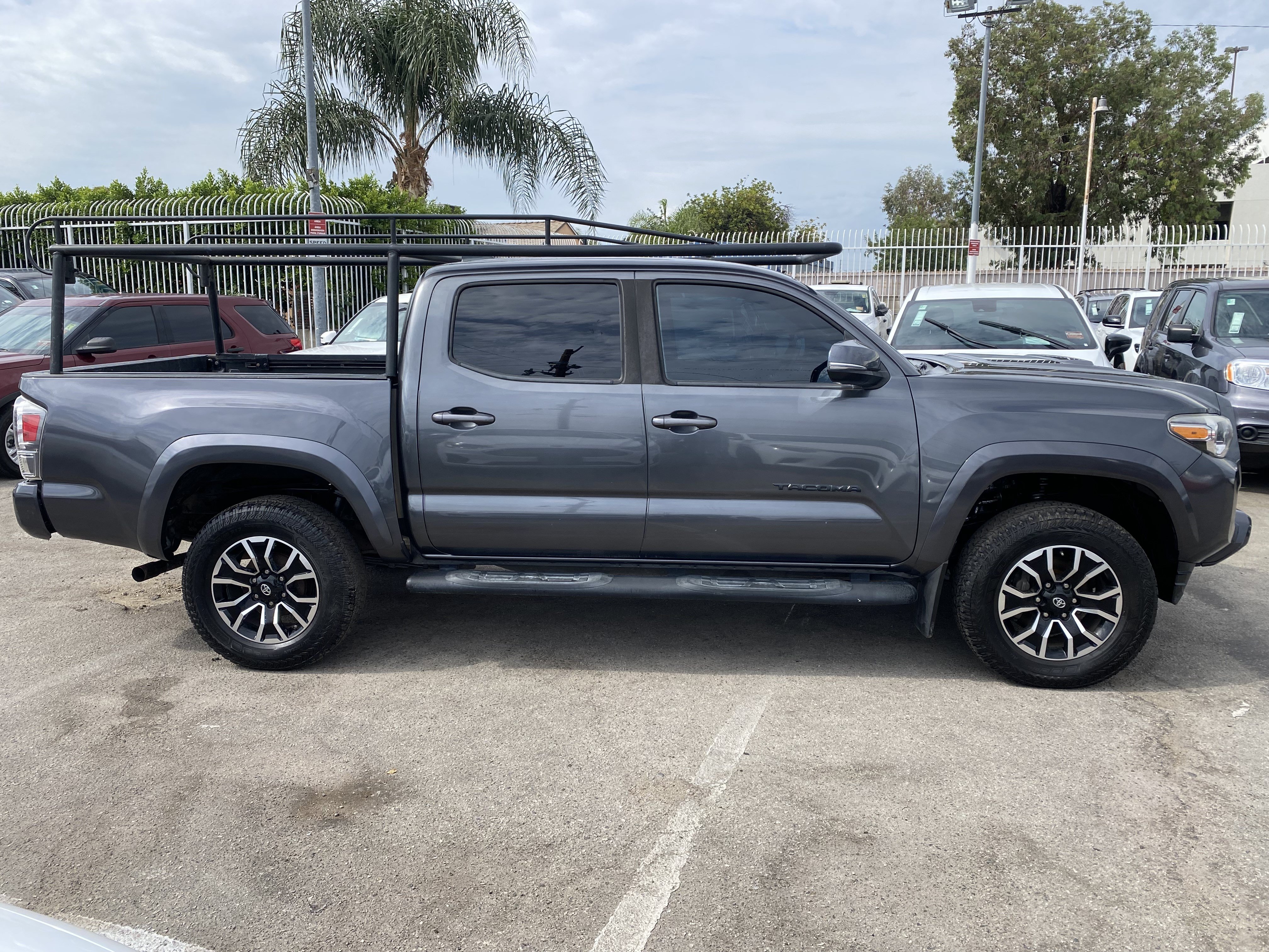 Used 2021 Toyota Tacoma TRD Sport w/ Technology Package AWD/4WD image 9