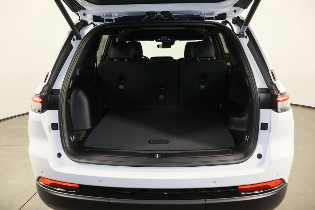 New 2025 Jeep Grand Cherokee Limited w/ Black Appearance Package image 18