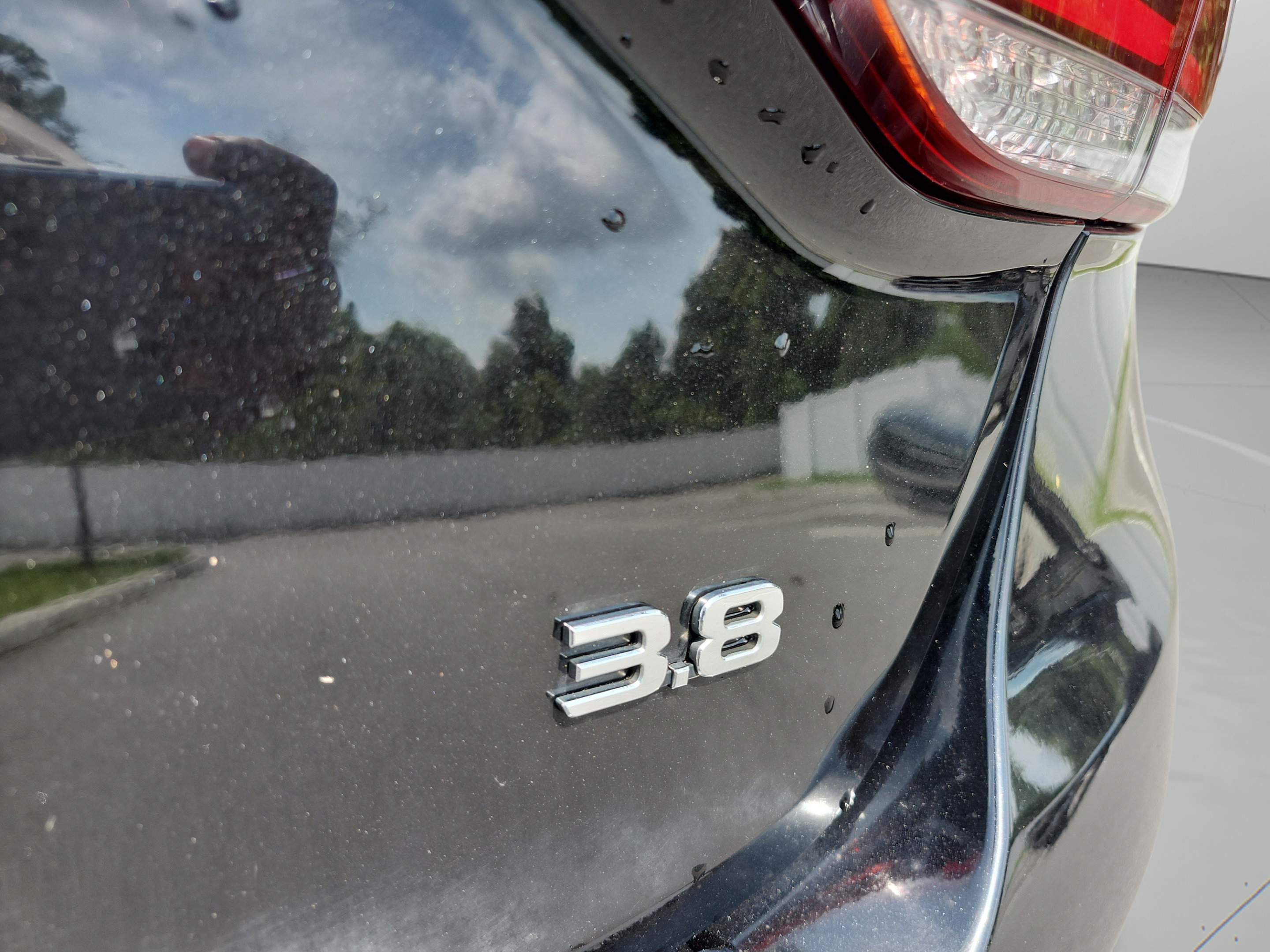 Used 2018 Genesis G80 3.8 w/ Option Group 02 RWD image 32