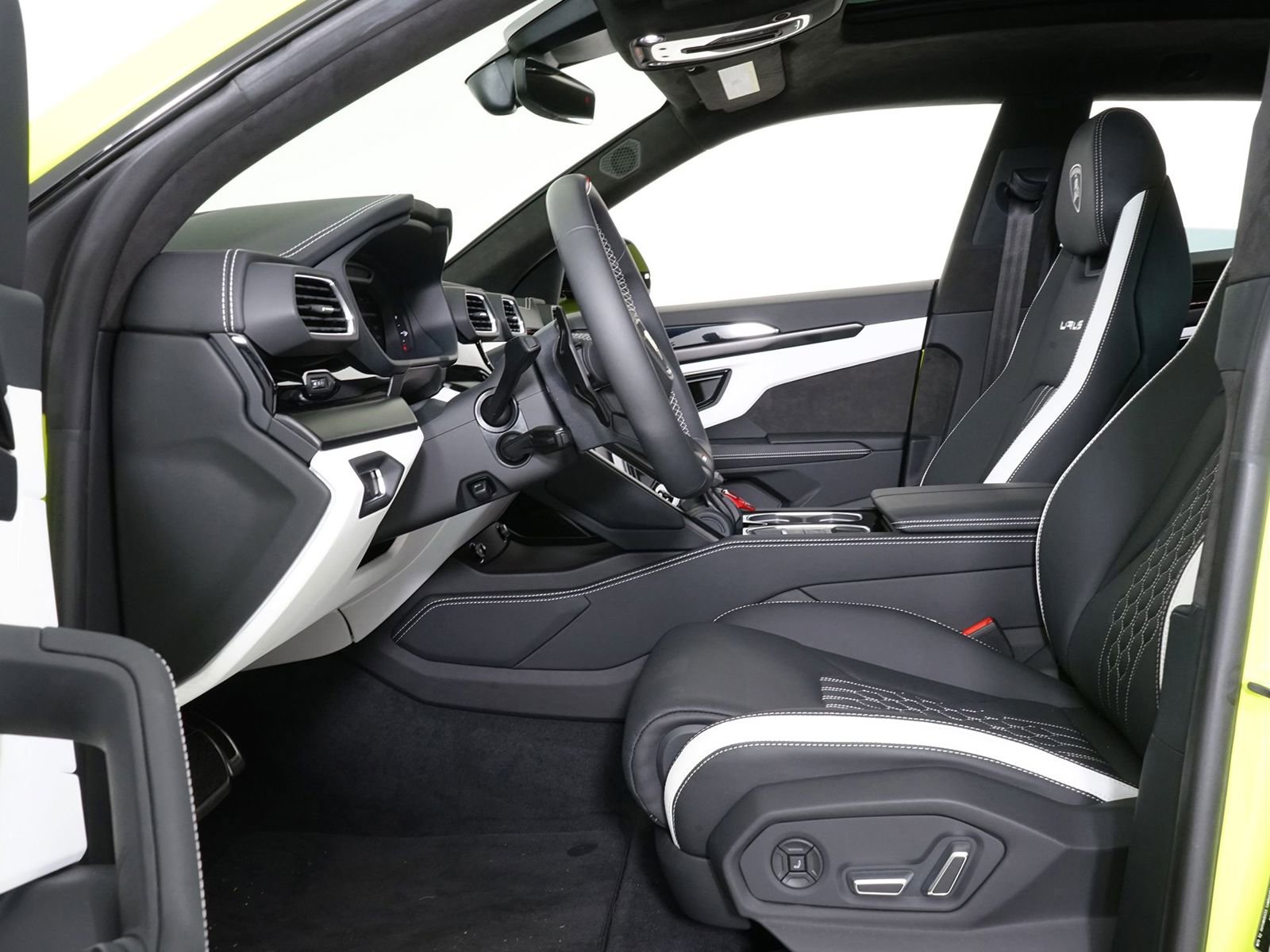 Used 2024 Lamborghini Urus S AWD/4WD image 4