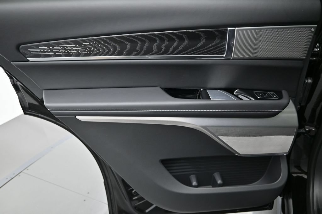 Certified 2026 Cadillac Vistiq Platinum w/ LPO, Floor Liner Package AWD/4WD image 22