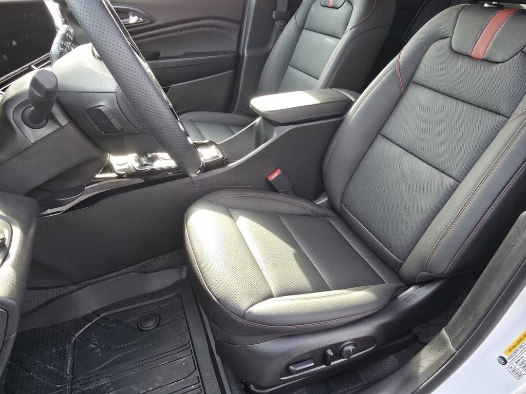 Certified 2025 Chevrolet Trax RS w/ Driver Confidence Package image 21