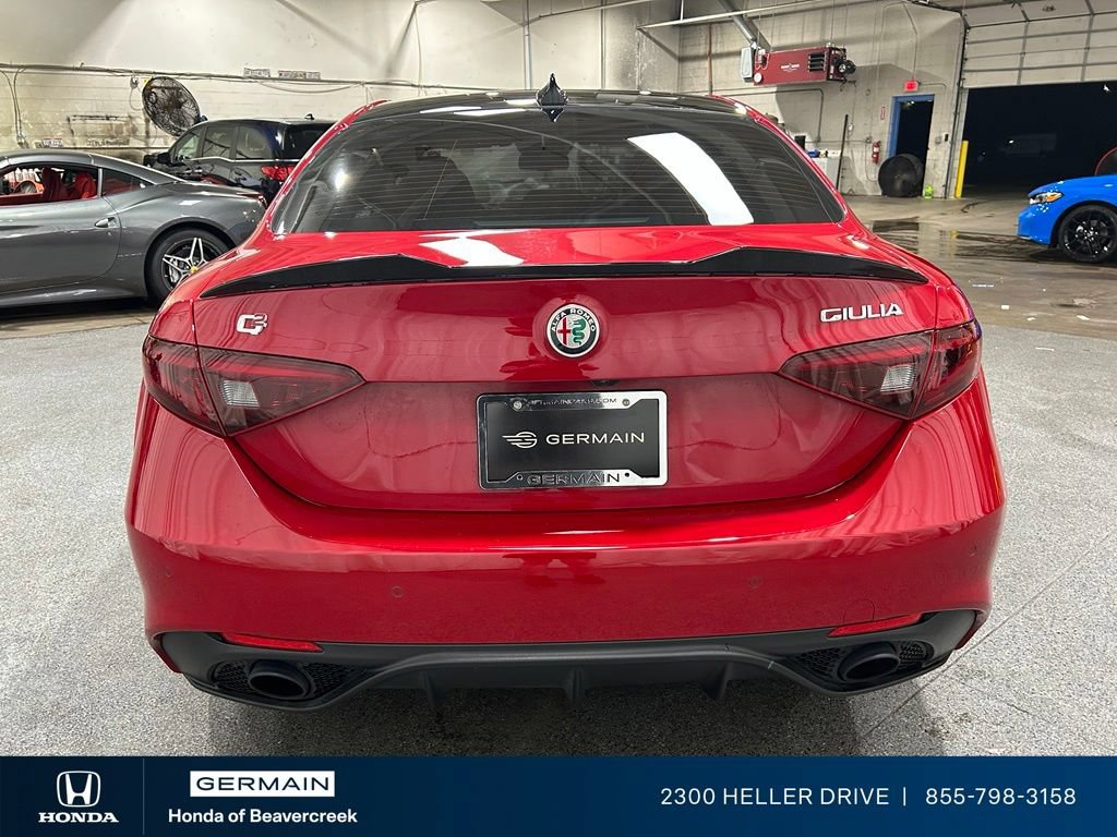 Used 2023 Alfa Romeo Giulia Veloce RWD image 7
